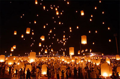 Fly Me To The Moon! Spectacular Chinese Lanterns